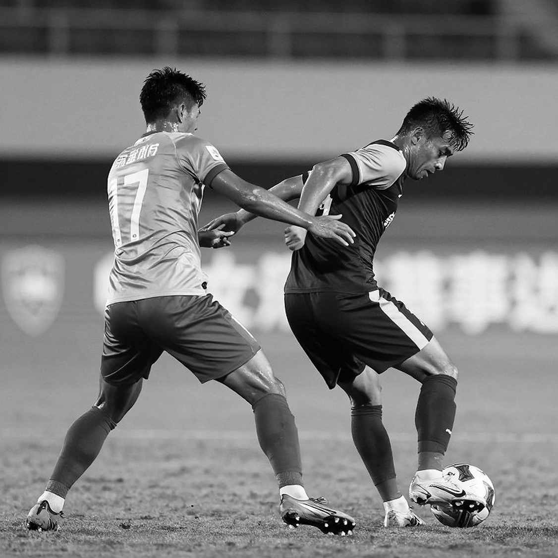 Cửa sổ FIFA mở ra: tấm khiên AFF Cup của tuyển Việt Nam bắt đầu mỏng đi