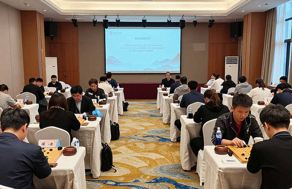 Chín ván thắng 4-0 ở Samarkand và khoảng lặng phía sau bảng điểm