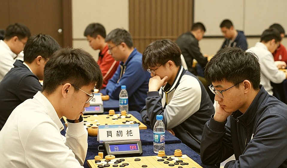 Kasparov, khai cuộc Scotland 2026 và video huấn luyện thiếu dữ liệu