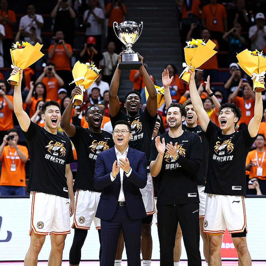 Valanciunas và bài toán 32 tuổi: Chiến thắng giao hữu của Zalgiris không nói lên điều gì